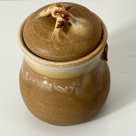 HANDMADE Wheel Thrown Pottery “JAM” Jar with Lid Signed J Lewis Speckle Glaze - Picture 3 of 10